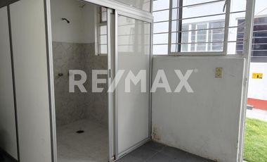CASA EN RENTA EN METEPEC COLONIA XINANTECATL - (3)
