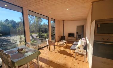 Preciosa casa rodeada de bosque nativo a 15 minutos del centro de Puerto Varas