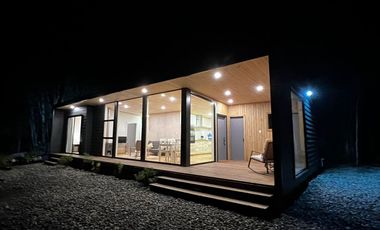 Preciosa casa rodeada de bosque nativo a 15 minutos del centro de Puerto Varas