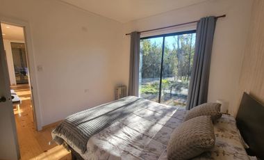 Preciosa casa rodeada de bosque nativo a 15 minutos del centro de Puerto Varas