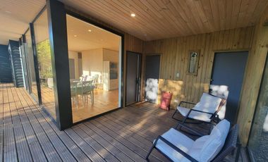 Preciosa casa rodeada de bosque nativo a 15 minutos del centro de Puerto Varas