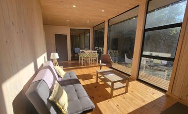 Preciosa casa rodeada de bosque nativo a 15 minutos del centro de Puerto Varas