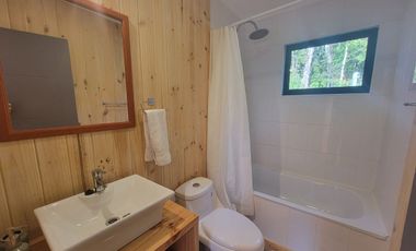 Preciosa casa rodeada de bosque nativo a 15 minutos del centro de Puerto Varas
