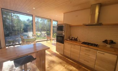 Preciosa casa rodeada de bosque nativo a 15 minutos del centro de Puerto Varas