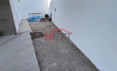 CASA EN PREVENTA AL ORIENTE CON ACABADOS DE LUJO Y CERCANÍA A PRINCIPALES PLAZAS COMERCIALES