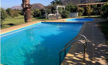 Parcela con piscina Carmen Bajo Melipilla