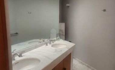 Casa en condominio en renta en Valle de las Palmas, Huixquilucan, México