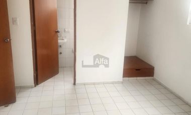 Casa en condominio en renta en Valle de las Palmas, Huixquilucan, México