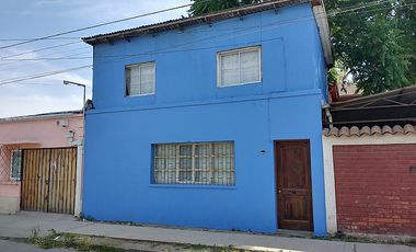 CASA 3D/1B EN CERRO NAVIA AL LADO DE MUNICIPALIDAD