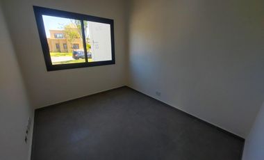 Casa en venta - 3 Dormitorios 5 Baños - 946mts2 - Escobar