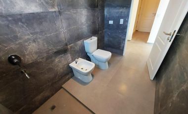 Casa en venta - 3 Dormitorios 5 Baños - 946mts2 - Escobar