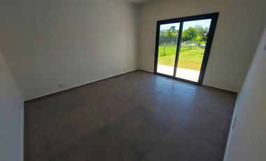 Casa en venta - 3 Dormitorios 5 Baños - 946mts2 - Escobar