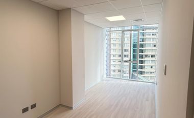 OFICINA CON EXCELENTE UBICACIÓN EN REÑACA (CÓD. 476)