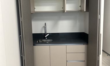 OFICINA CON EXCELENTE UBICACIÓN EN REÑACA (CÓD. 476)