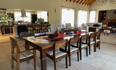 ESPECTACULAR CASA EN VENTA CAMINO AL LOLOG