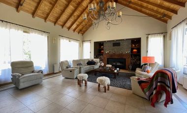 ESPECTACULAR CASA EN VENTA CAMINO AL LOLOG