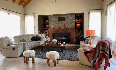 ESPECTACULAR CASA EN VENTA CAMINO AL LOLOG