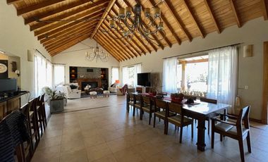 ESPECTACULAR CASA EN VENTA CAMINO AL LOLOG