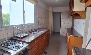 Departamento 3 ambientes con cochera en venta en Vicente Lopez