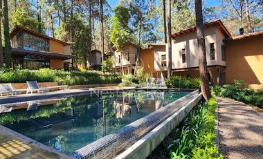 CASA EN VENTA A POCOS MINUTOS DE AVANDARO