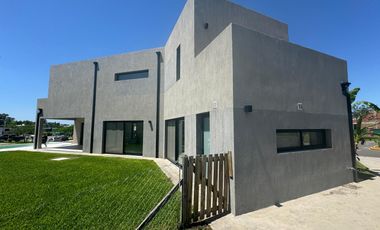 Casa en Santa Elena con pileta