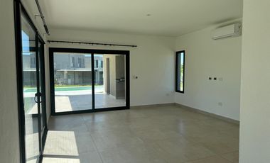Casa en Santa Elena con pileta