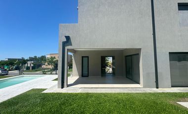 Casa en Santa Elena con pileta