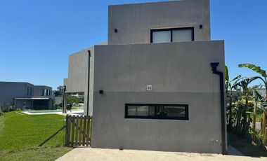 Casa en Santa Elena con pileta