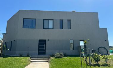 Casa en Santa Elena con pileta