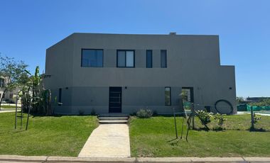 Casa en Santa Elena con pileta