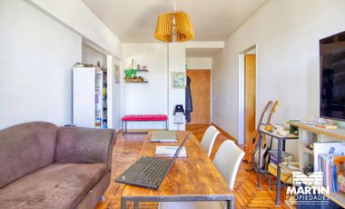 Depto en venta 2 amb con balcón y cochera en Olivos