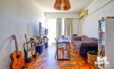 Depto en venta 2 amb con balcón y cochera en Olivos