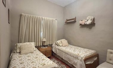 Casa en  Raco de abajo, a metros de la comisaria