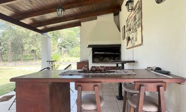 Casa en  Raco de abajo, a metros de la comisaria