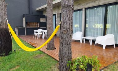 Casa con pileta y vista al golf, en Isla del Golf, Pinamar