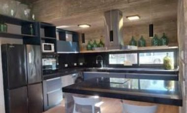 Casa con pileta y vista al golf, en Isla del Golf, Pinamar