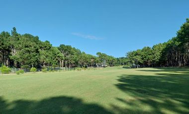 Casa con pileta y vista al golf, en Isla del Golf, Pinamar