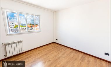 Semipiso moderno con cochera!