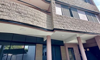 Departamento en Venta de 2 dormitorios y balcón al frente. Excelente ubicación centro Campana.