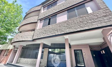 Departamento en Venta de 2 dormitorios y balcón al frente. Excelente ubicación centro Campana.