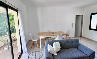 Departamento en Venta de 2 dormitorios y balcón al frente. Excelente ubicación centro Campana.