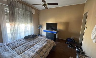 Venta de casa 4 ambientes con quincho en Lanus