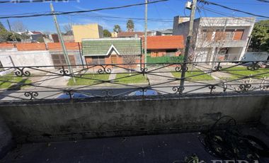 Venta de casa 4 ambientes con quincho en Lanus