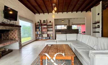 Casa en venta de 4 ambientes en Costa Esmeralda