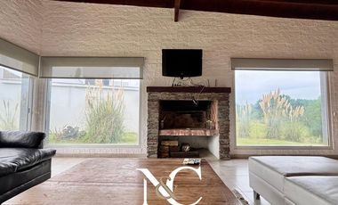 Casa en venta de 4 ambientes en Costa Esmeralda