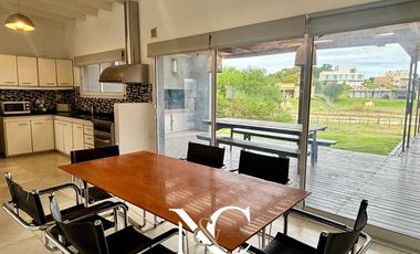 Casa en venta de 4 ambientes en Costa Esmeralda