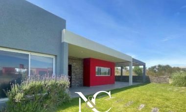 Casa en venta de 4 ambientes en Costa Esmeralda