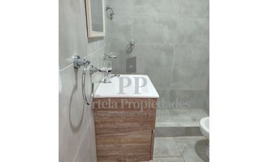 DEPARTAMENTO DE DOS AMBIENTES PLANTA BAJA  CON ESPACIO GUARDA COCHE