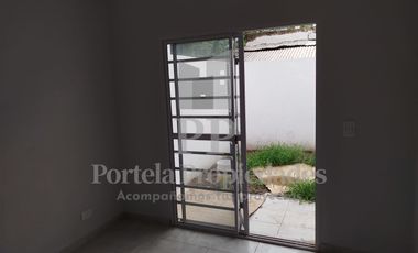 DEPARTAMENTO DE DOS AMBIENTES PRIMER PISO CON ESPACIO GUARDA COCHE