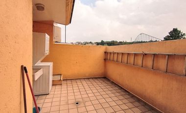 Casa en Condominio en Renta en JARDINES EN LA MONTAÑA